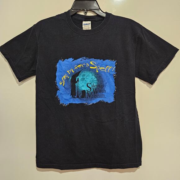 'Stop by for a Spell' Salem Witch Museum black short sleeve graphic tee Gildan S - Picture 1 of 6
